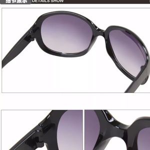 Boutique Accessories - Woman’s Oversized Large Black Sun Glasses Boutique Accessories - Woman’s Oversized Large Black Sun Glasses